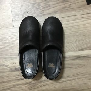 Dansko Professional Clogs matte black